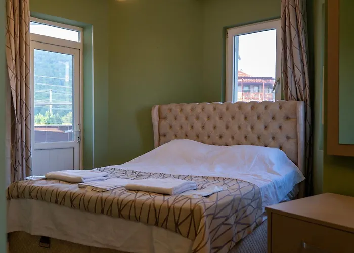 Goeynuek Garden Hotel *